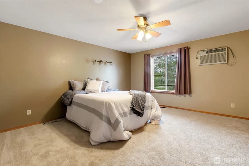 Property photo for 800 19th Avenue Se, Puyallup photo 16