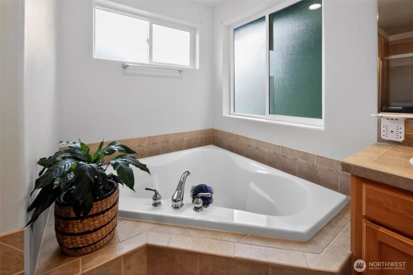 Property photo for 11221 Se 216th Street, Kent photo 24