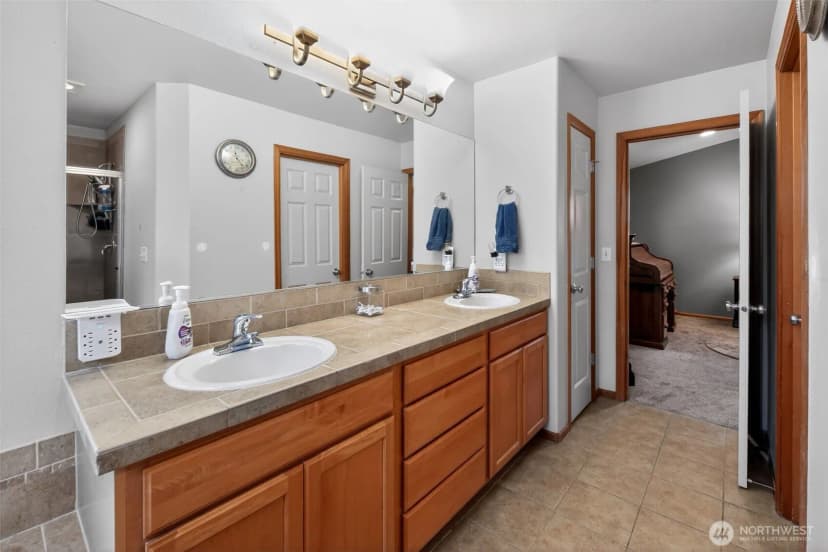Property photo for 11221 Se 216th Street, Kent photo 26