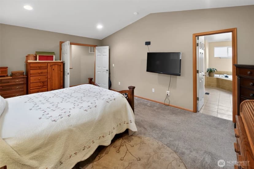 Property photo for 11221 Se 216th Street, Kent photo 22