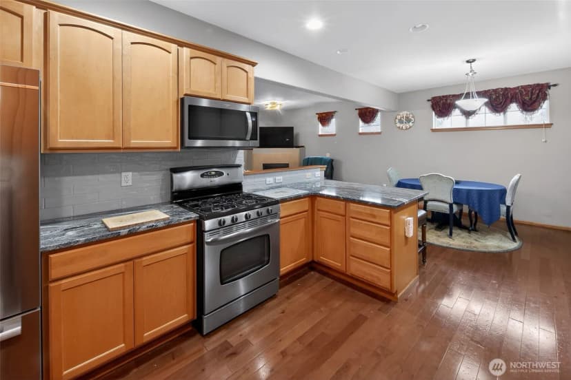 Property photo for 11221 Se 216th Street, Kent photo 6