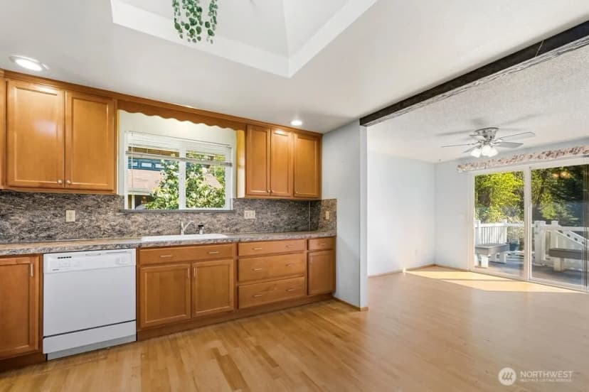 Property photo for 11213 98th Avenue Sw, Lakewood photo 9