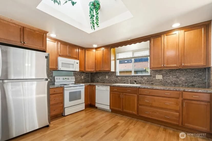 Property photo for 11213 98th Avenue Sw, Lakewood photo 8