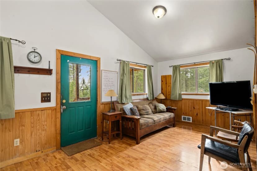 Property photo for 630 Hidden Springs Road, Cle Elum photo 8