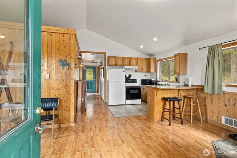 Property photo for 630 Hidden Springs Road, Cle Elum photo 3