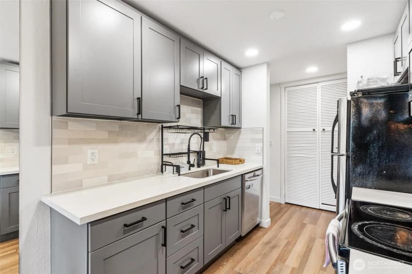 Property photo for 10459 Des Moines Memorial Drive S #s301, Seattle photo 8