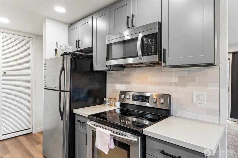 Property photo for 10459 Des Moines Memorial Drive S #s301, Seattle photo 9