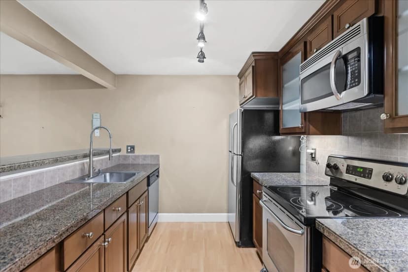 Property photo for 300 N 130th Street #2302, Seattle photo 9