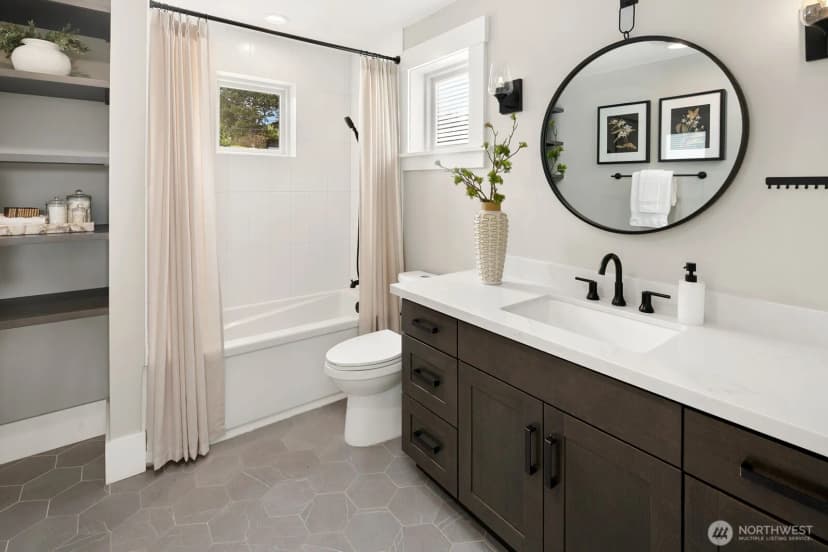 Property photo for 2114 B 26th Avenue W, Seattle photo 15