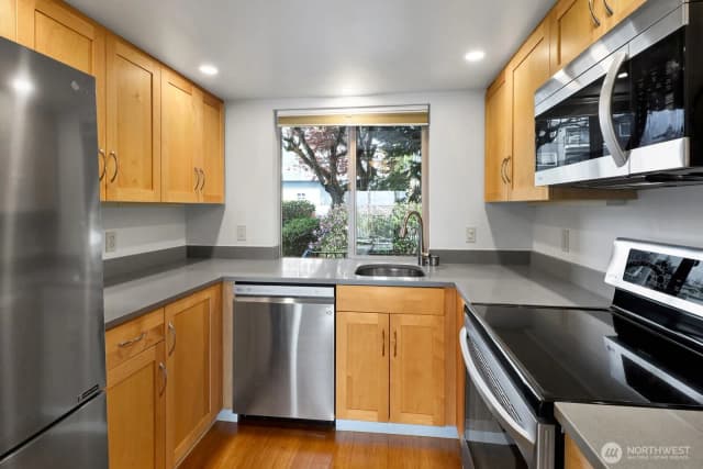 Property photo for 700 11th Street #c4, Bellingham photo 4