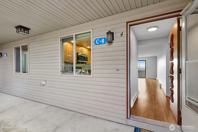 Property photo for 700 11th Street #c4, Bellingham photo 2