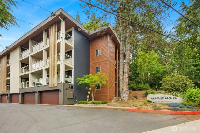 Property photo for 130 105th Avenue Se #a-305, Bellevue photo 3