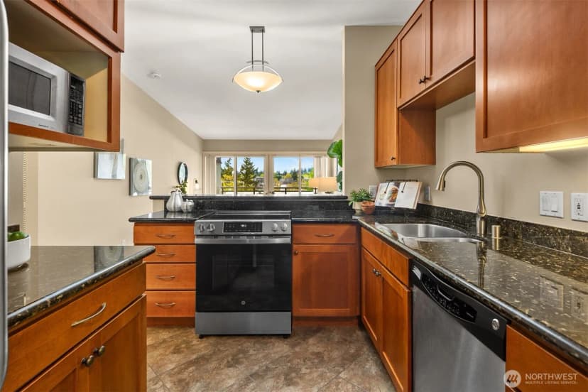 Property photo for 130 105th Avenue Se #a-305, Bellevue photo 15