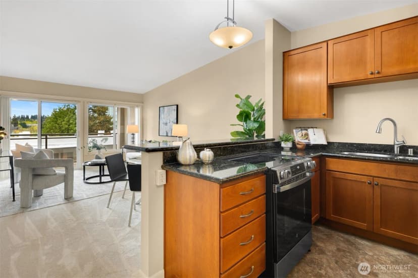 Property photo for 130 105th Avenue Se #a-305, Bellevue photo 10