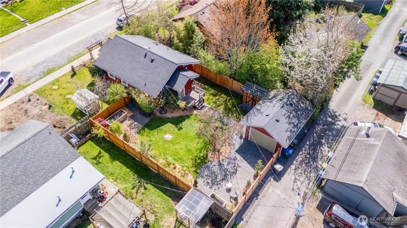 Property photo for 2817 Kulshan Street, Bellingham photo 34