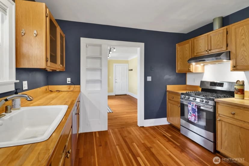 Property photo for 2817 Kulshan Street, Bellingham photo 11