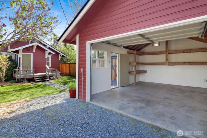 Property photo for 2817 Kulshan Street, Bellingham photo 25