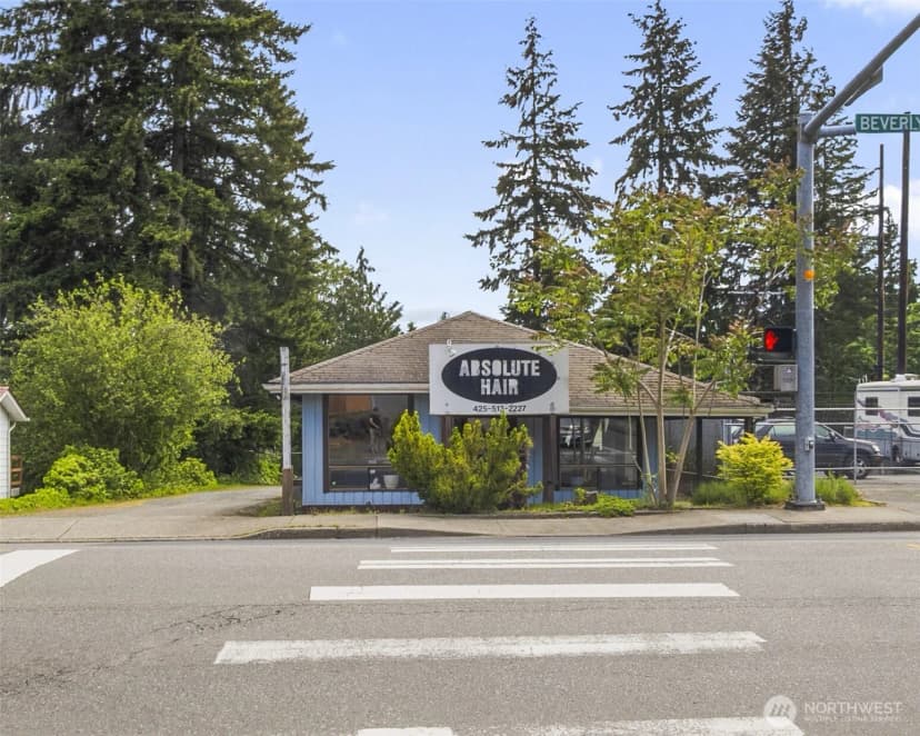 Property photo for 7439 Beverly Boulevard, Everett