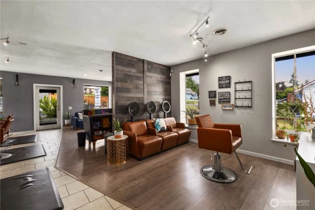 Property photo for 7439 Beverly Boulevard, Everett photo 5