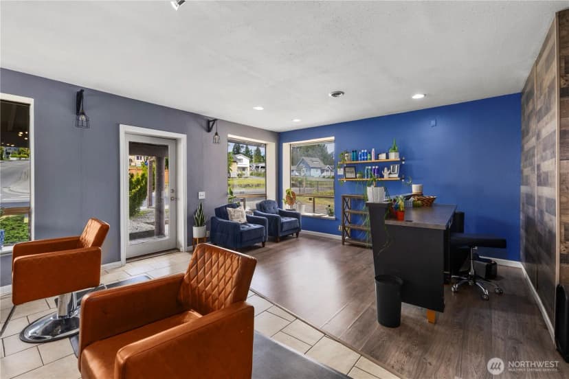 Property photo for 7439 Beverly Boulevard, Everett photo 4