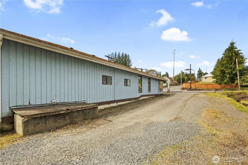 Property photo for 7439 Beverly Boulevard, Everett photo 24