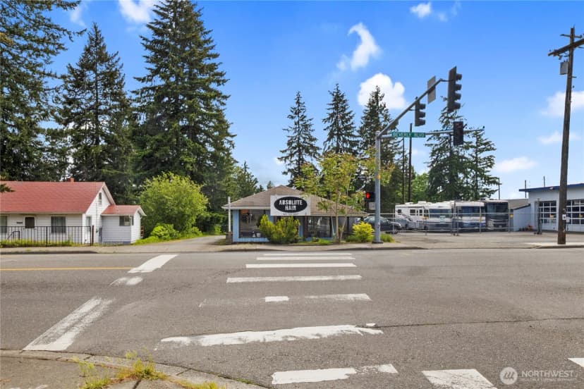 Property photo for 7439 Beverly Boulevard, Everett photo 26