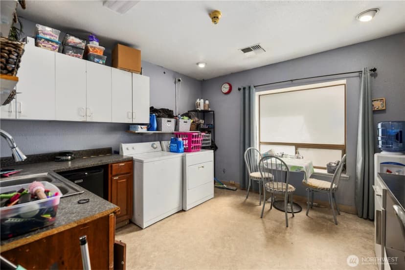 Property photo for 7439 Beverly Boulevard, Everett photo 13