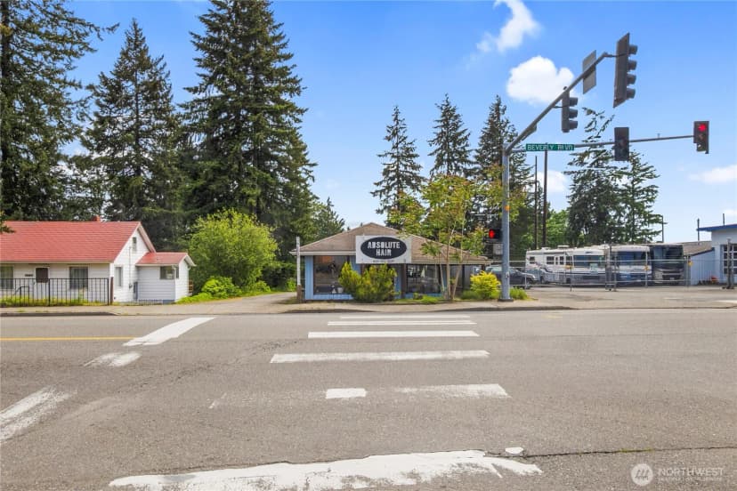 Property photo for 7439 Beverly Boulevard, Everett photo 21