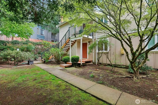 Property photo for 12720 Ne 120th Street #i-1, Kirkland photo 2