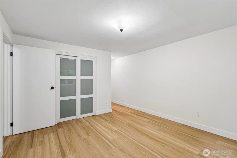 Property photo for 12720 Ne 120th Street #i-1, Kirkland photo 13