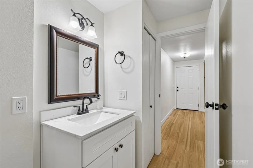 Property photo for 12720 Ne 120th Street #i-1, Kirkland photo 20