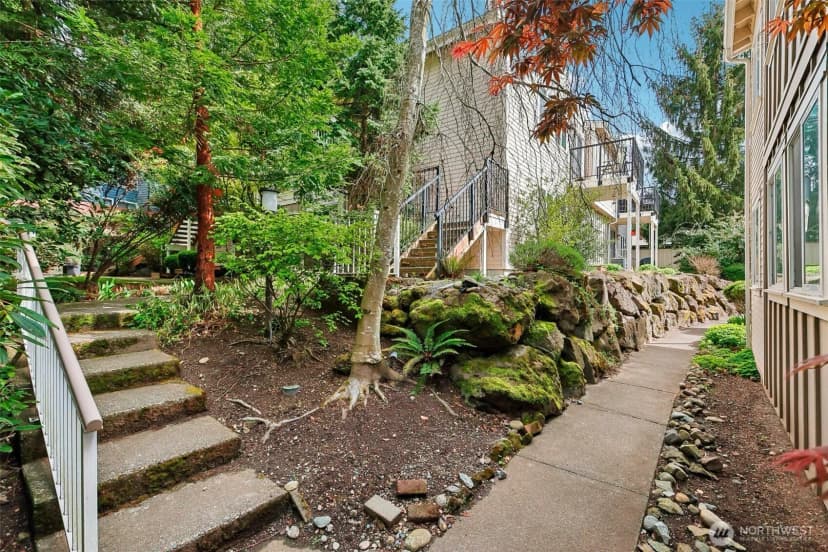 Property photo for 12720 Ne 120th Street #i-1, Kirkland photo 27