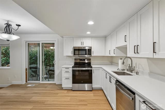Property photo for 12720 Ne 120th Street #i-1, Kirkland photo 3