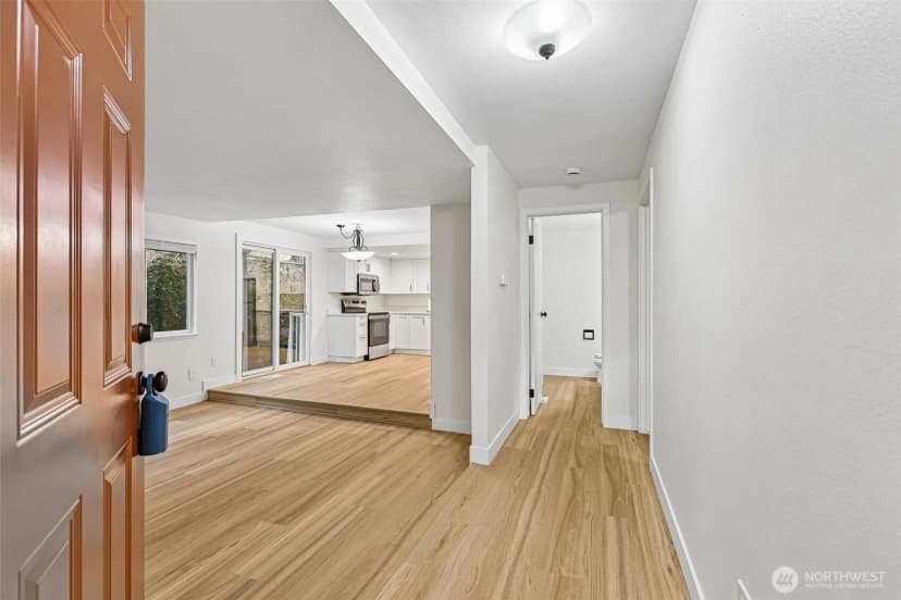 Property photo for 12720 Ne 120th Street #i-1, Kirkland photo 23