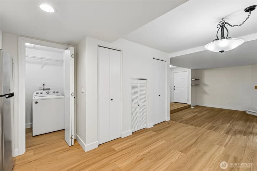Property photo for 12720 Ne 120th Street #i-1, Kirkland photo 8