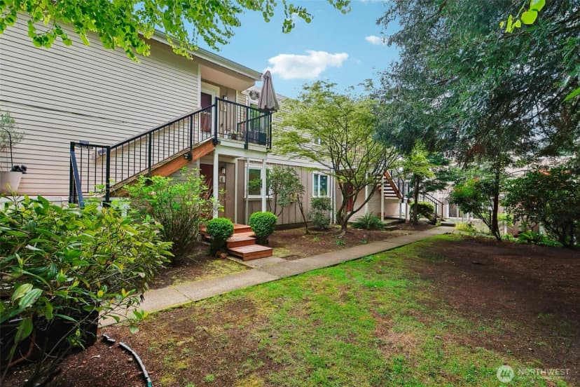 Property photo for 12720 Ne 120th Street #i-1, Kirkland photo 26