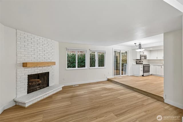 Property photo for 12720 Ne 120th Street #i-1, Kirkland photo 4