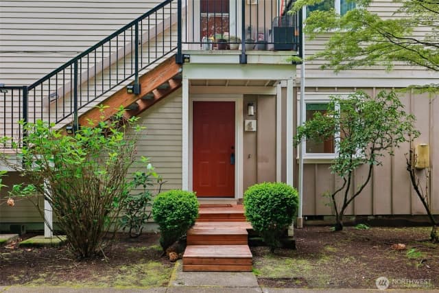 Property photo for 12720 Ne 120th Street #i-1, Kirkland, WA 98034