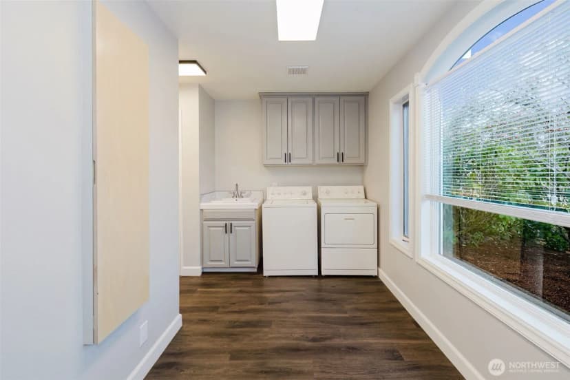 Property photo for 6010 Osprey Circle, Bremerton photo 14