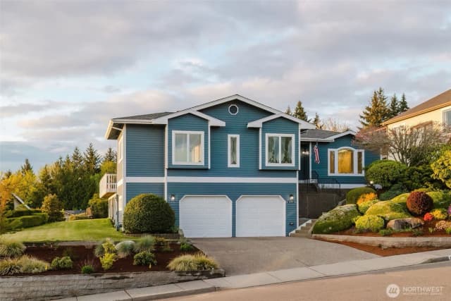 Property photo for 6010 Osprey Circle, Bremerton photo 4