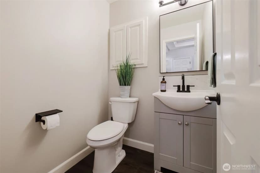 Property photo for 6010 Osprey Circle, Bremerton photo 15