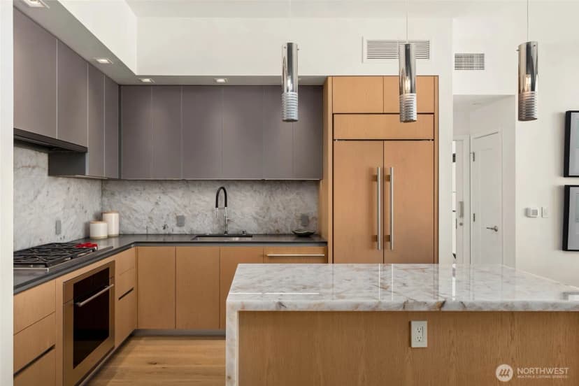 Property photo for 2510 6th Avenue #3902, Seattle photo 3