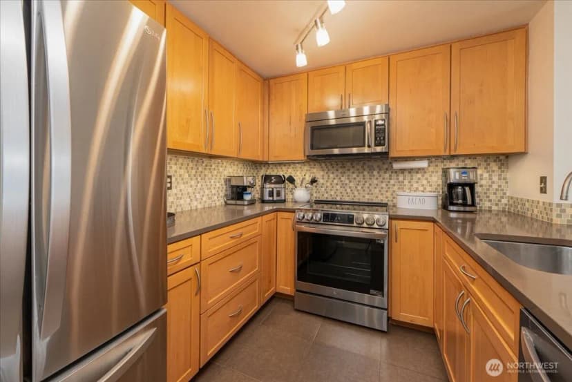 Property photo for 4000 24th Avenue W #202, Seattle photo 12