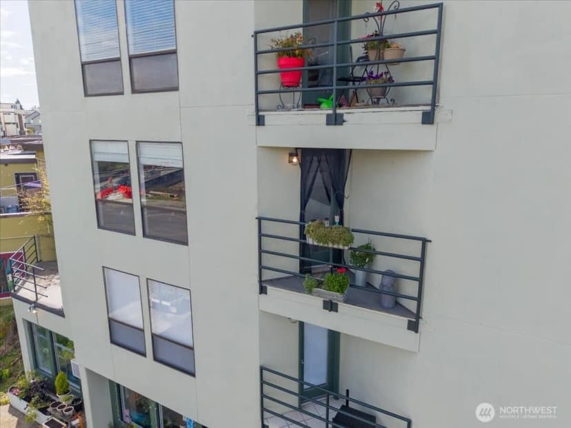 Property photo for 4000 24th Avenue W #202, Seattle photo 3