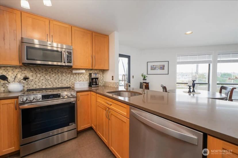 Property photo for 4000 24th Avenue W #202, Seattle photo 11