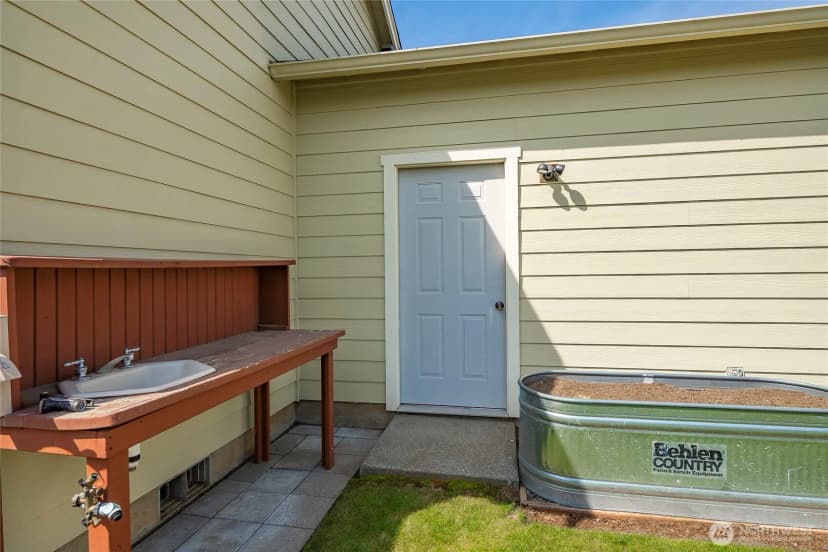 Property photo for 2172 Oak Street, Lynden photo 32