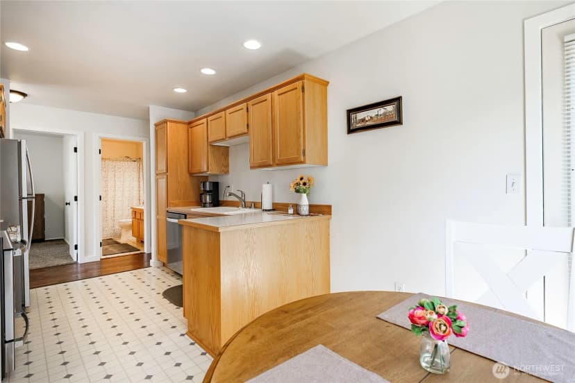 Property photo for 2172 Oak Street, Lynden photo 11