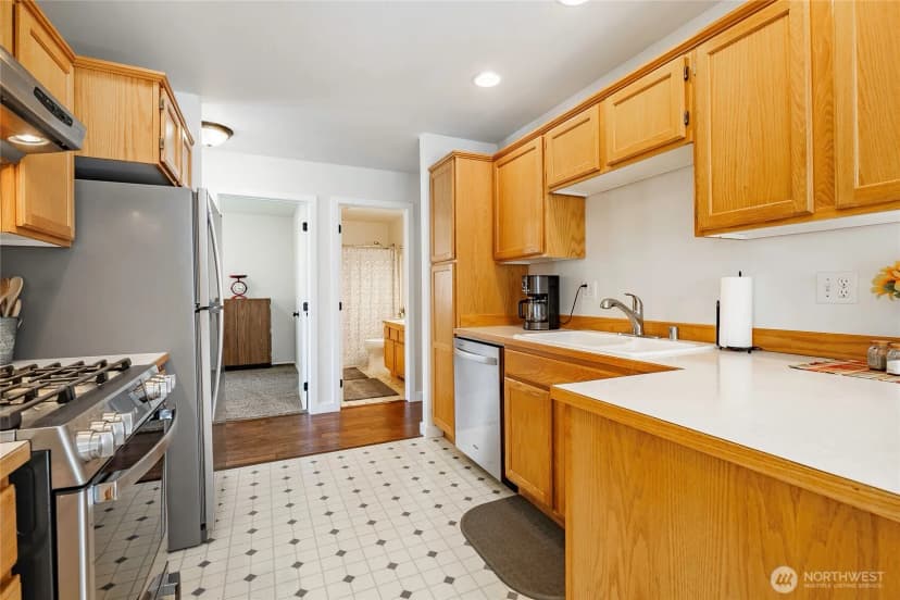 Property photo for 2172 Oak Street, Lynden photo 12