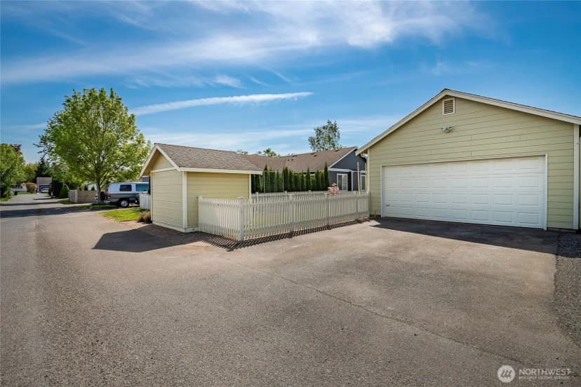 Property photo for 2172 Oak Street, Lynden photo 37