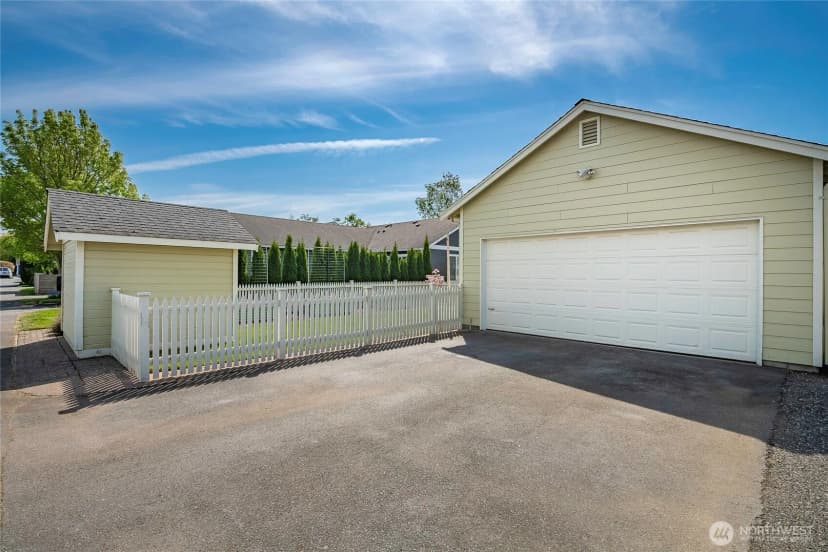 Property photo for 2172 Oak Street, Lynden photo 36